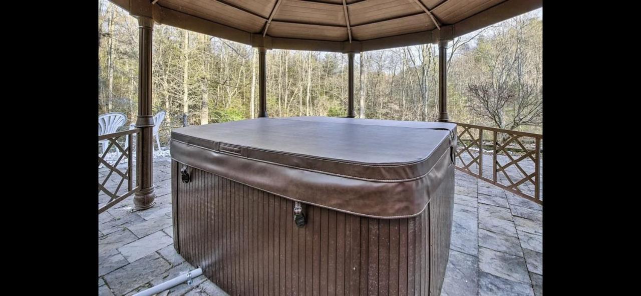 Smokey Mountain Hideaway Villa Gatlinburg Eksteriør bilde